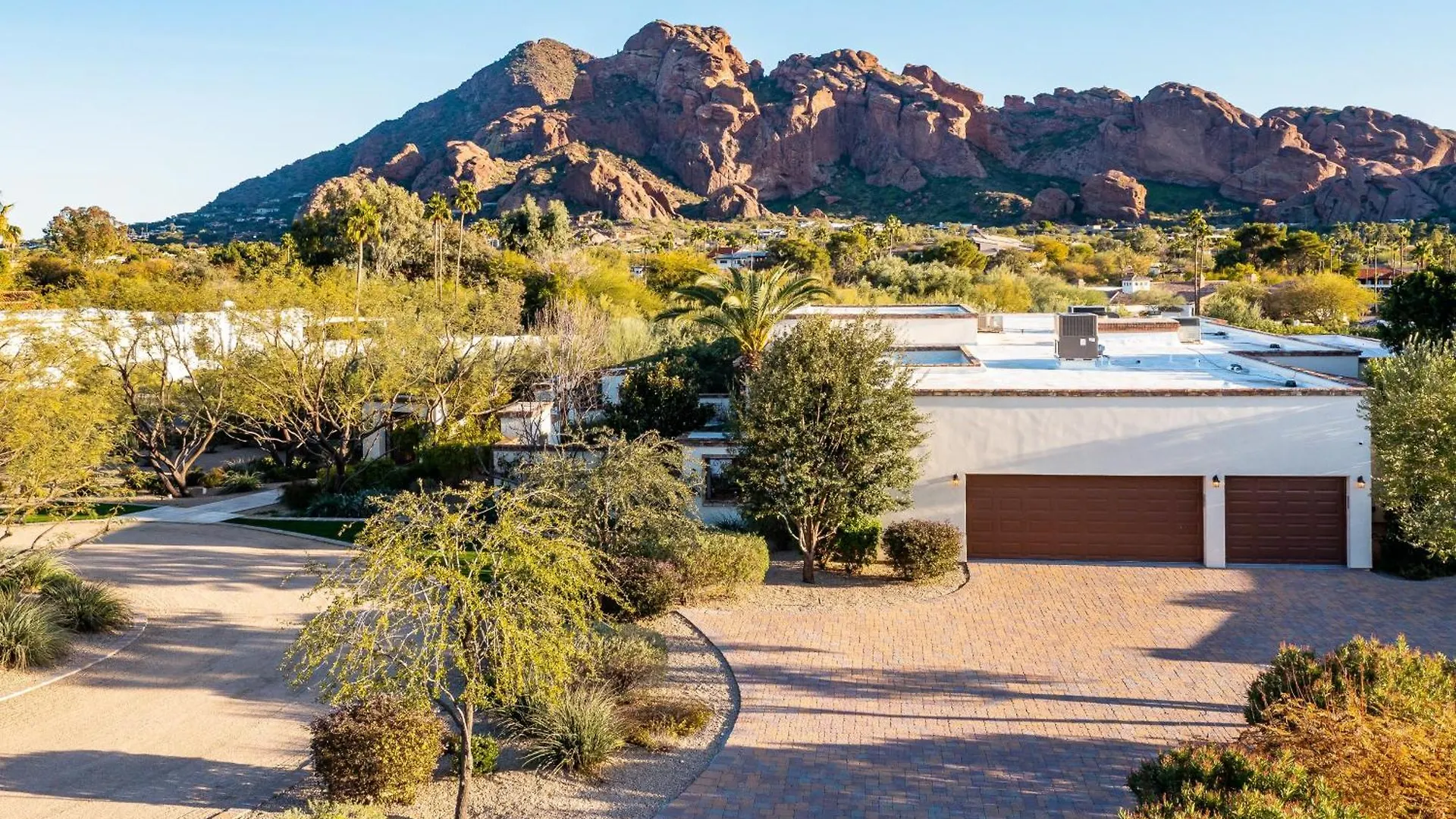 Private Paradise Valley Estate Swimming Nearby Golfing. Phoenix